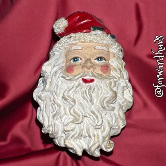 Vintage Santa Claus Brooch - Festive Holiday Cheer - Picture 4 of 11